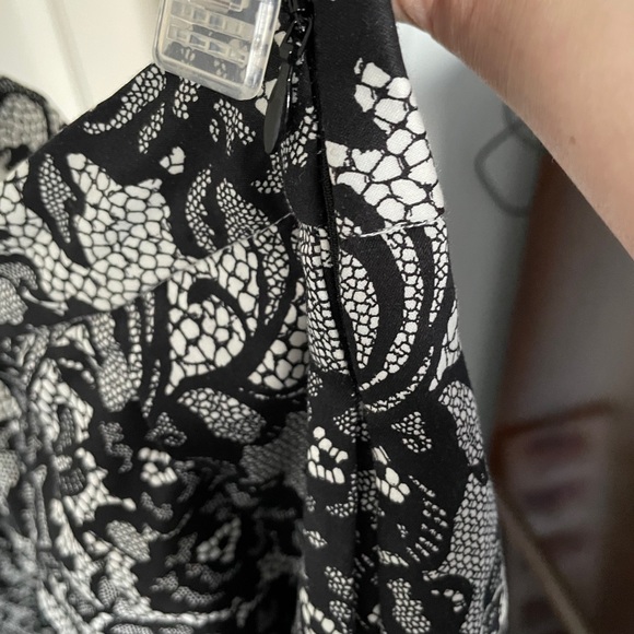 White House Black Market black floral skirt - Picture 3 of 3